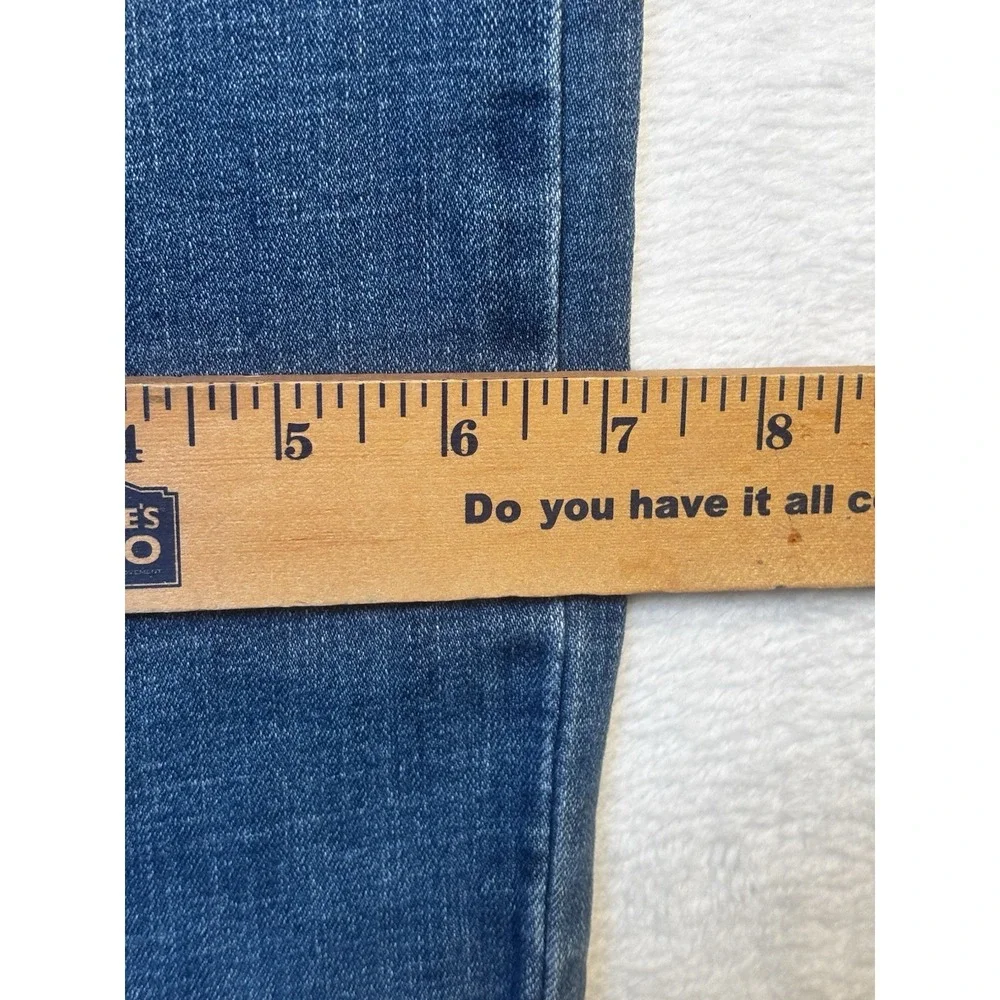 Levis‎ Jeans Womens 6 Blue Denim Classic Straight Medium Wash Pocket 28x28